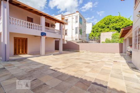 Casa para alugar com 420m², 4 quartos e 9 vagas Casa para alugar com 420m², 4 quartos e 9 vagasQuintal
