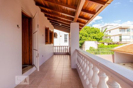 Casa para alugar com 420m², 4 quartos e 9 vagas Casa para alugar com 420m², 4 quartos e 9 vagasVaranda