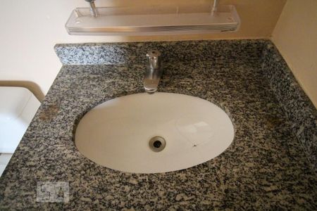 Apartamento à venda com 80m², 4 quartos e 1 vaga Apartamento à venda com 80m², 4 quartos e 1 vagaBanheiro da Suíte