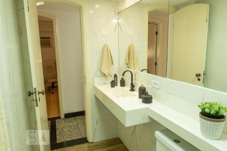 Apartamento à venda com 400m², 4 quartos e 2 vagas Apartamento à venda com 400m², 4 quartos e 2 vagasBanheiro Social