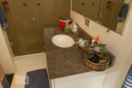 Apartamento à venda com 400m², 4 quartos e 2 vagas Apartamento à venda com 400m², 4 quartos e 2 vagasBanheiro da Suíte 1