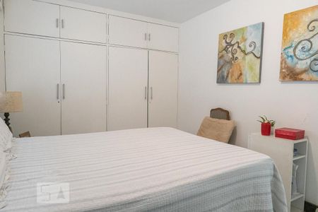 Apartamento à venda com 400m², 4 quartos e 2 vagas Apartamento à venda com 400m², 4 quartos e 2 vagasSuíte 1