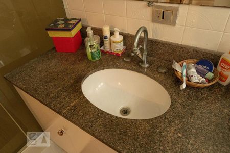 Apartamento à venda com 400m², 4 quartos e 2 vagas Apartamento à venda com 400m², 4 quartos e 2 vagasBanheiro da Suíte 1