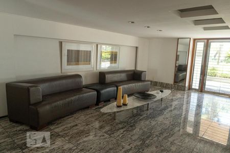 Apartamento à venda com 400m², 4 quartos e 2 vagas Apartamento à venda com 400m², 4 quartos e 2 vagasHall de Entrada