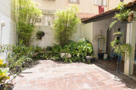 Apartamento à venda com 400m², 4 quartos e 2 vagas Apartamento à venda com 400m², 4 quartos e 2 vagasQuintal