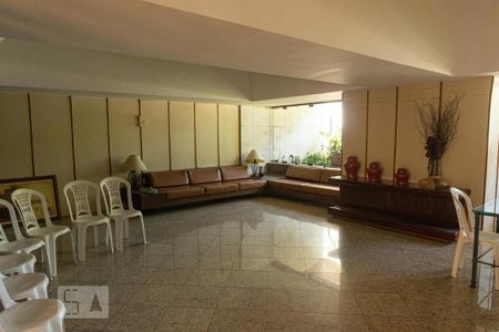 Apartamento à venda com 400m², 4 quartos e 2 vagas Apartamento à venda com 400m², 4 quartos e 2 vagasÁrea comum - Salão de festas