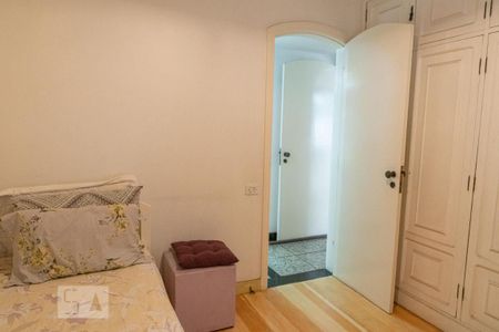 Apartamento à venda com 400m², 4 quartos e 2 vagas Apartamento à venda com 400m², 4 quartos e 2 vagasQuarto 1