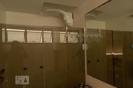 Apartamento à venda com 400m², 4 quartos e 2 vagas Apartamento à venda com 400m², 4 quartos e 2 vagasBanheiro da Suíte 1