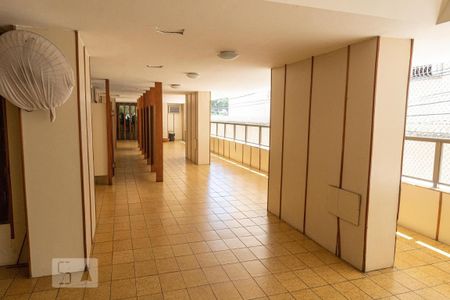Apartamento à venda com 400m², 4 quartos e 2 vagas Apartamento à venda com 400m², 4 quartos e 2 vagasÁrea comum - Salão de festas