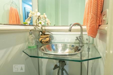 Apartamento à venda com 400m², 4 quartos e 2 vagas Apartamento à venda com 400m², 4 quartos e 2 vagasLavabo