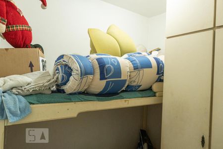 Apartamento à venda com 400m², 4 quartos e 2 vagas Apartamento à venda com 400m², 4 quartos e 2 vagasQuarto de Serviço