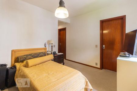 Apartamento à venda com 160m², 3 quartos e 2 vagas Apartamento à venda com 160m², 3 quartos e 2 vagasSuíte