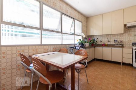 Apartamento à venda com 160m², 3 quartos e 2 vagas Apartamento à venda com 160m², 3 quartos e 2 vagasCozinha