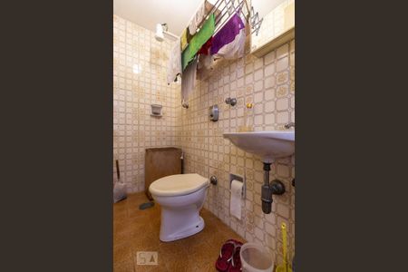 Apartamento à venda com 160m², 3 quartos e 2 vagas Apartamento à venda com 160m², 3 quartos e 2 vagasBanheiro de serviço