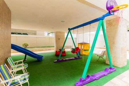 Apartamento à venda com 160m², 3 quartos e 2 vagas Apartamento à venda com 160m², 3 quartos e 2 vagasPlayground