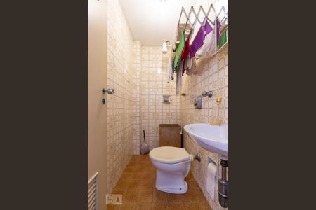 Apartamento à venda com 160m², 3 quartos e 2 vagas Apartamento à venda com 160m², 3 quartos e 2 vagasBanheiro de serviço