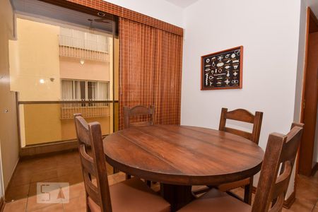 Sala de apartamento para alugar com 2 quartos, 77m² em Parque Enseada, Guarujá