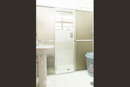 Casa à venda com 189m², 5 quartos e 4 vagas Casa à venda com 189m², 5 quartos e 4 vagasBanheiro Suíte