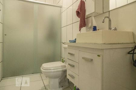 Casa à venda com 120m², 4 quartos e 2 vagasBanheiro