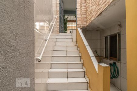 Casa à venda com 120m², 4 quartos e 2 vagasEscada