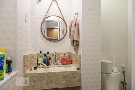 Casa à venda com 120m², 4 quartos e 2 vagasBanheiro