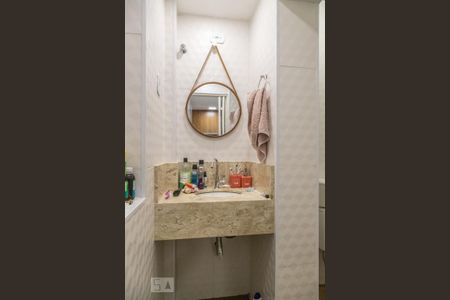 Casa à venda com 120m², 4 quartos e 2 vagasBanheiro