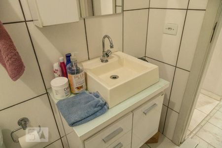 Casa à venda com 120m², 4 quartos e 2 vagasBanheiro