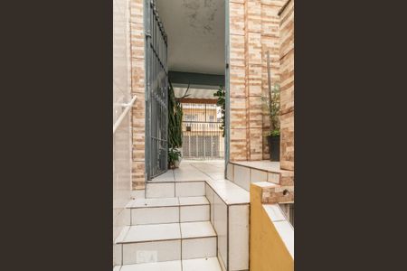 Casa à venda com 120m², 4 quartos e 2 vagasEscada