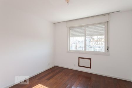 Quarto 1 de apartamento para alugar com 2 quartos, 70m² em Jardim Floresta, Porto Alegre