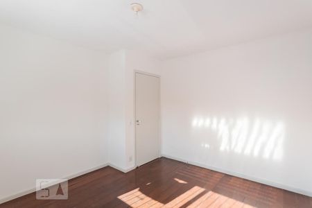 Quarto 1 de apartamento para alugar com 2 quartos, 70m² em Jardim Floresta, Porto Alegre