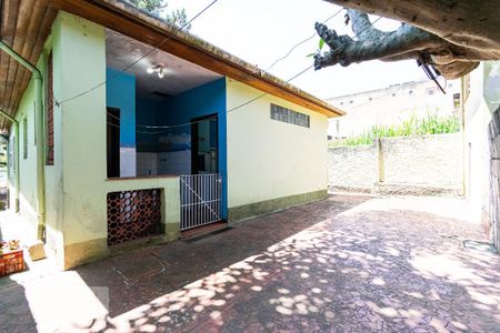 Casa à venda com 200m², 3 quartos e 3 vagas Casa à venda com 200m², 3 quartos e 3 vagasQuintal dos fundos