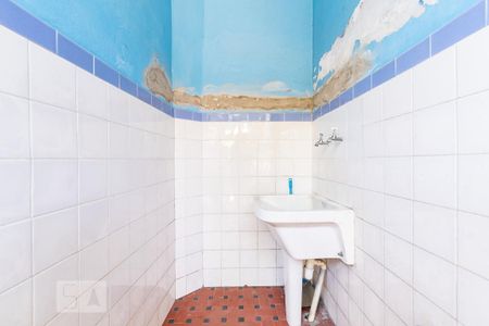 Casa à venda com 200m², 3 quartos e 3 vagas Casa à venda com 200m², 3 quartos e 3 vagasLavanderia