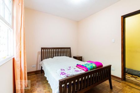 Casa à venda com 200m², 3 quartos e 3 vagas Casa à venda com 200m², 3 quartos e 3 vagasQuarto 2