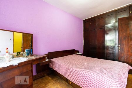 Casa à venda com 200m², 3 quartos e 3 vagas Casa à venda com 200m², 3 quartos e 3 vagasQuarto 1