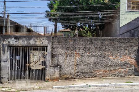 Casa à venda com 200m², 3 quartos e 3 vagas Casa à venda com 200m², 3 quartos e 3 vagasFachada