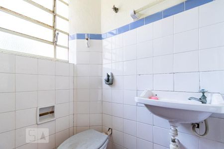 Casa à venda com 200m², 3 quartos e 3 vagas Casa à venda com 200m², 3 quartos e 3 vagasBanheiro da Edícula