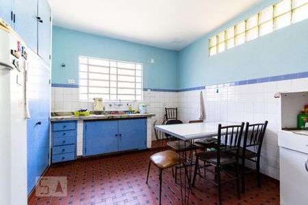 Casa à venda com 200m², 3 quartos e 3 vagas Casa à venda com 200m², 3 quartos e 3 vagasCozinha