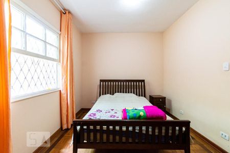 Casa à venda com 200m², 3 quartos e 3 vagas Casa à venda com 200m², 3 quartos e 3 vagasQuarto 2