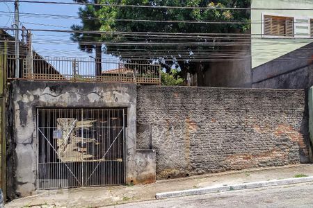 Casa à venda com 200m², 3 quartos e 3 vagas Casa à venda com 200m², 3 quartos e 3 vagasFachada