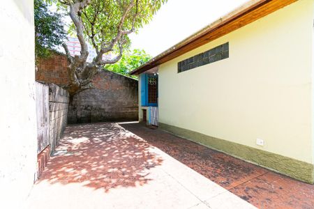 Casa à venda com 200m², 3 quartos e 3 vagas Casa à venda com 200m², 3 quartos e 3 vagasQuintal dos fundos