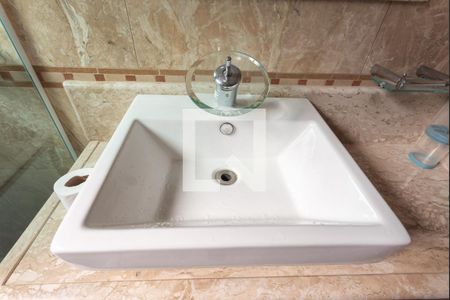 Casa à venda com 200m², 3 quartos e 3 vagas Casa à venda com 200m², 3 quartos e 3 vagasBanheiro da Suíte 2