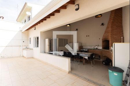 Casa à venda com 200m², 3 quartos e 3 vagas Casa à venda com 200m², 3 quartos e 3 vagasEspaço Gourmet