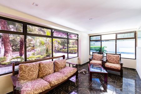 Apartamento à venda com 60m², 2 quartos e 1 vaga Apartamento à venda com 60m², 2 quartos e 1 vagaHall