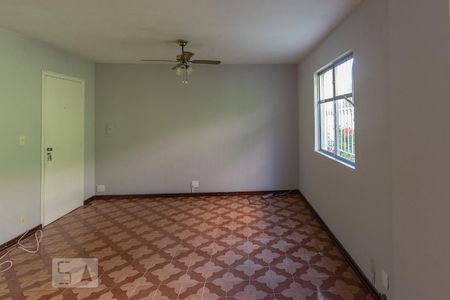 Sala de apartamento para alugar com 2 quartos, 70m² em Vila Marieta, Campinas