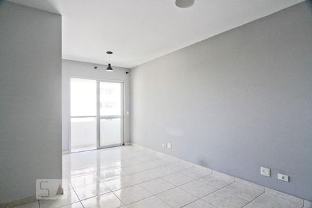 Sala de apartamento para alugar com 3 quartos, 78m² em Moinho Velho, São Paulo