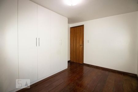 Casa à venda com 420m², 3 quartos e 3 vagas Casa à venda com 420m², 3 quartos e 3 vagasQuarto 2
