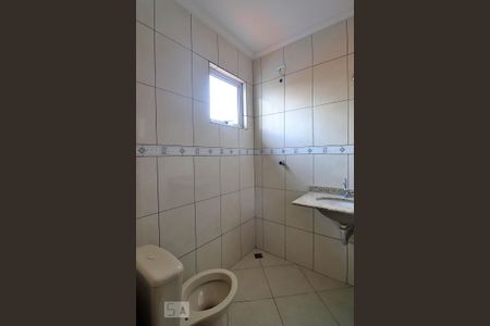 Casa à venda com 106m², 2 quartos e 2 vagasBanheiro da Suíte 1