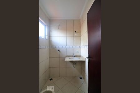 Casa à venda com 106m², 2 quartos e 2 vagasBanheiro da Suíte 1