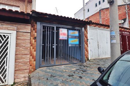 Casa à venda com 106m², 2 quartos e 2 vagasFachada