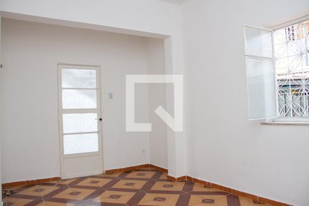 Sala de casa para alugar com 2 quartos, 80m² em Pilares, Rio de Janeiro